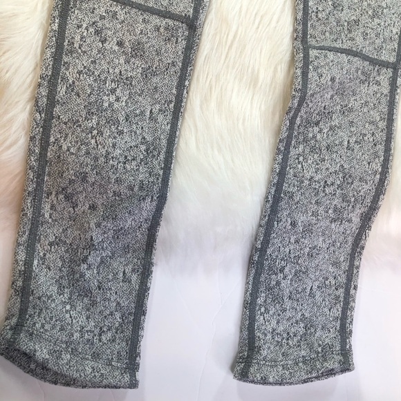 NWT Gymshark Fleur Texture Grey Leggings Charcoal - Picture 8 of 15